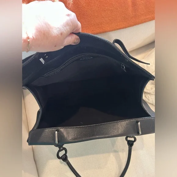 TODS Vintage Black Italian Leather Ring-Handled Satchel - Picture 9 of 16